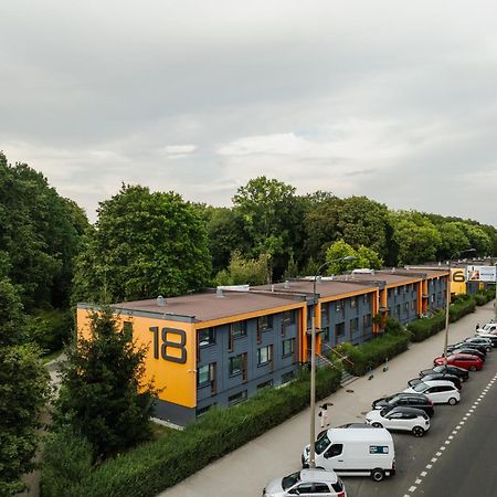 The Park Suites Warschau Buitenkant foto